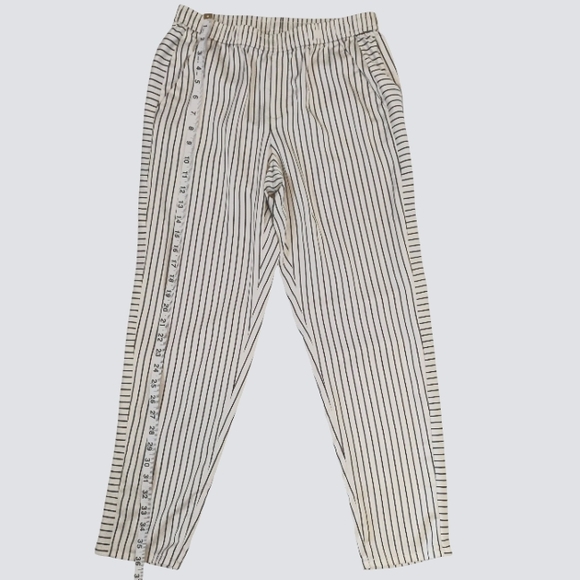 Calvin Klein Women's White And Black Pin Striped Stretchy Waist Band Capris - Picture 6 of 9